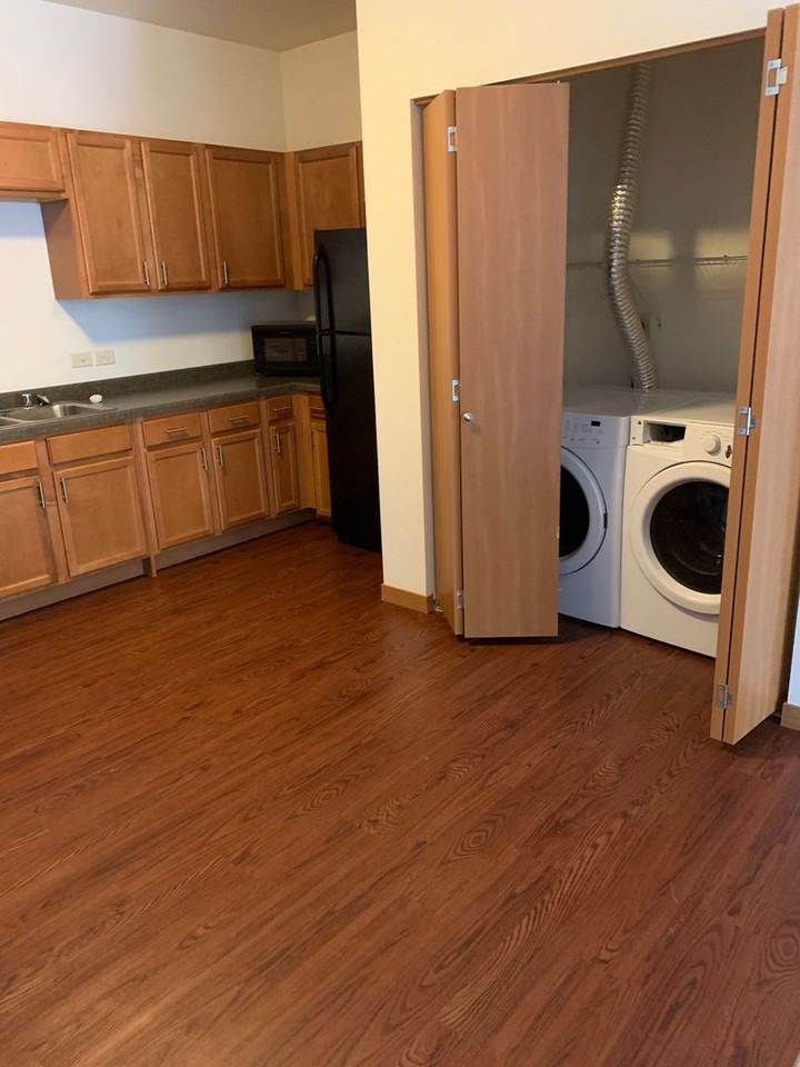 1803 S 92nd St - Photo 3 of 13