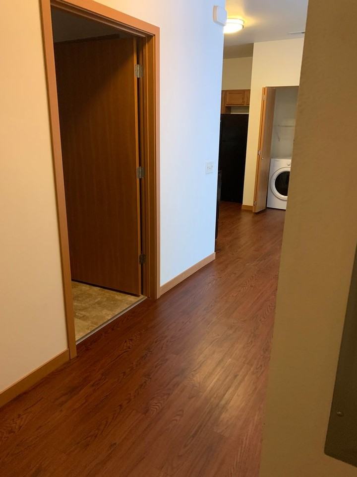 1803 S 92nd St - Photo 7 of 13