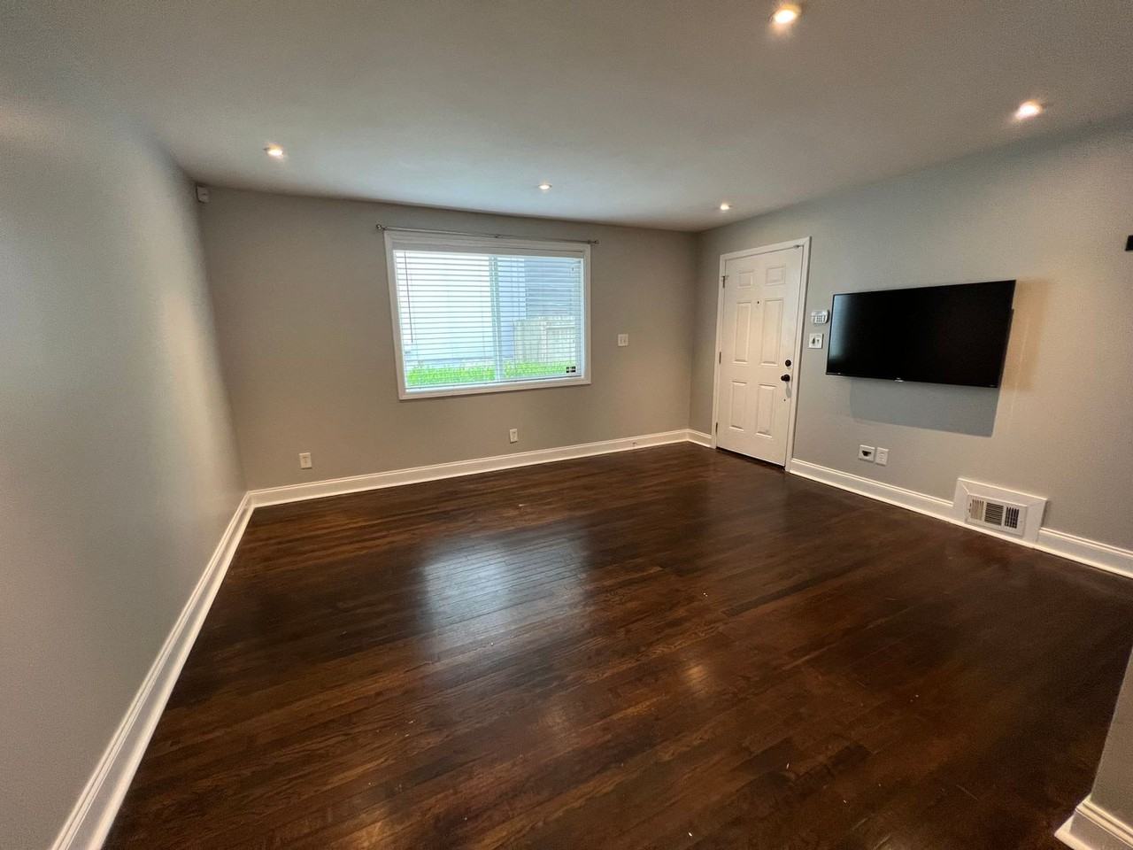 1114 1114 Straightway Ave  - 1114 B Straightway Ave - Photo 3 of 11