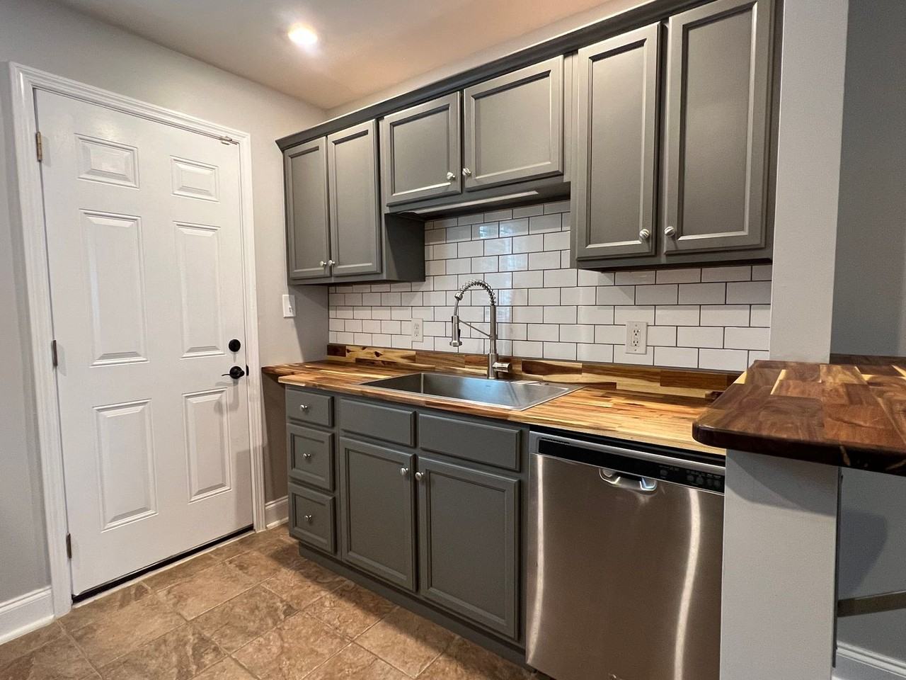 1114 1114 Straightway Ave  - 1114 B Straightway Ave - Photo 4 of 11