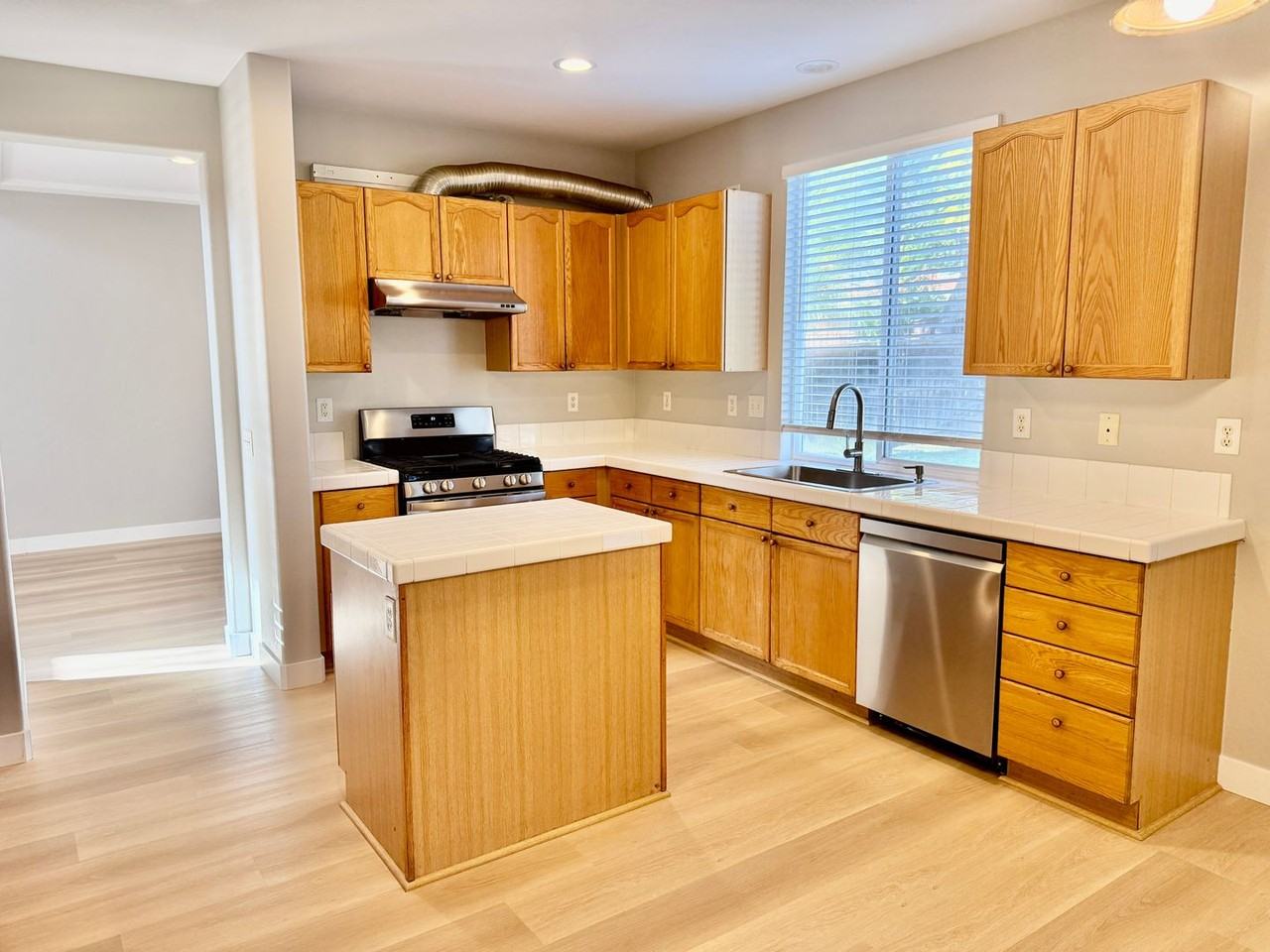 14132 Fairchild Dr - Photo 4 of 19