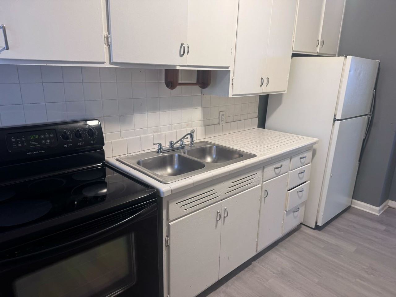 906 S Noland Rd - Photo 3 of 9