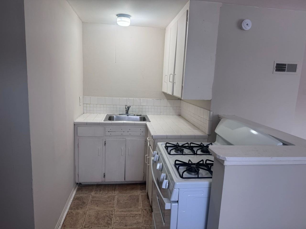 912 1/2 S Noland Rd - Photo 3 of 10