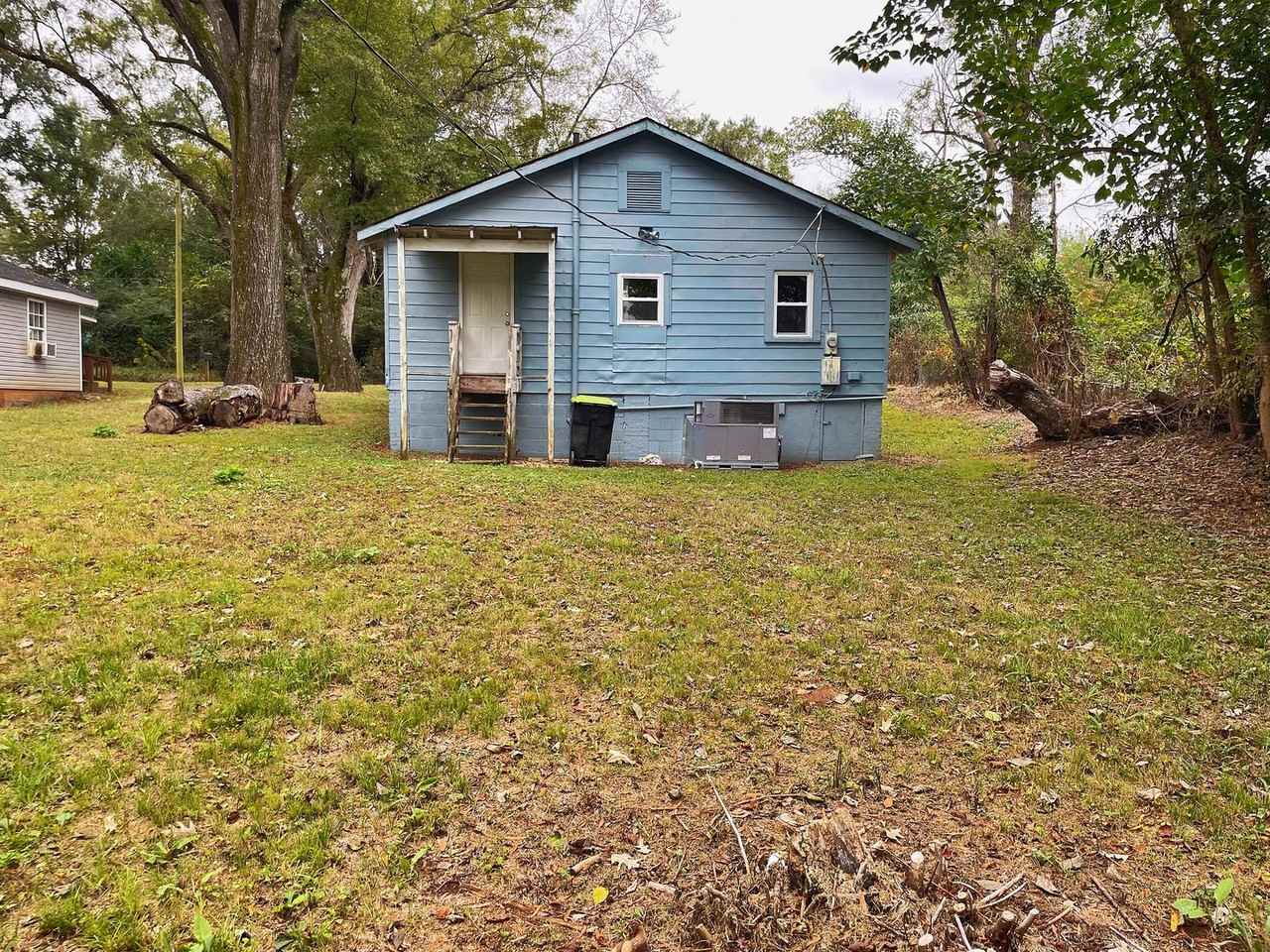 412 E 6th St - Photo 2 of 12