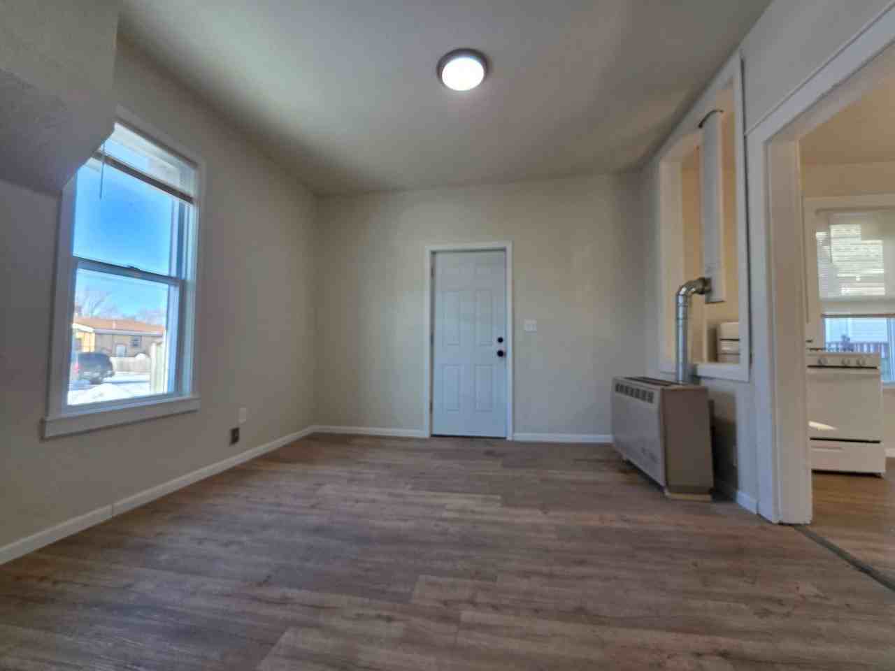 210 S Maple Avenue Triplex - Photo 7 of 39