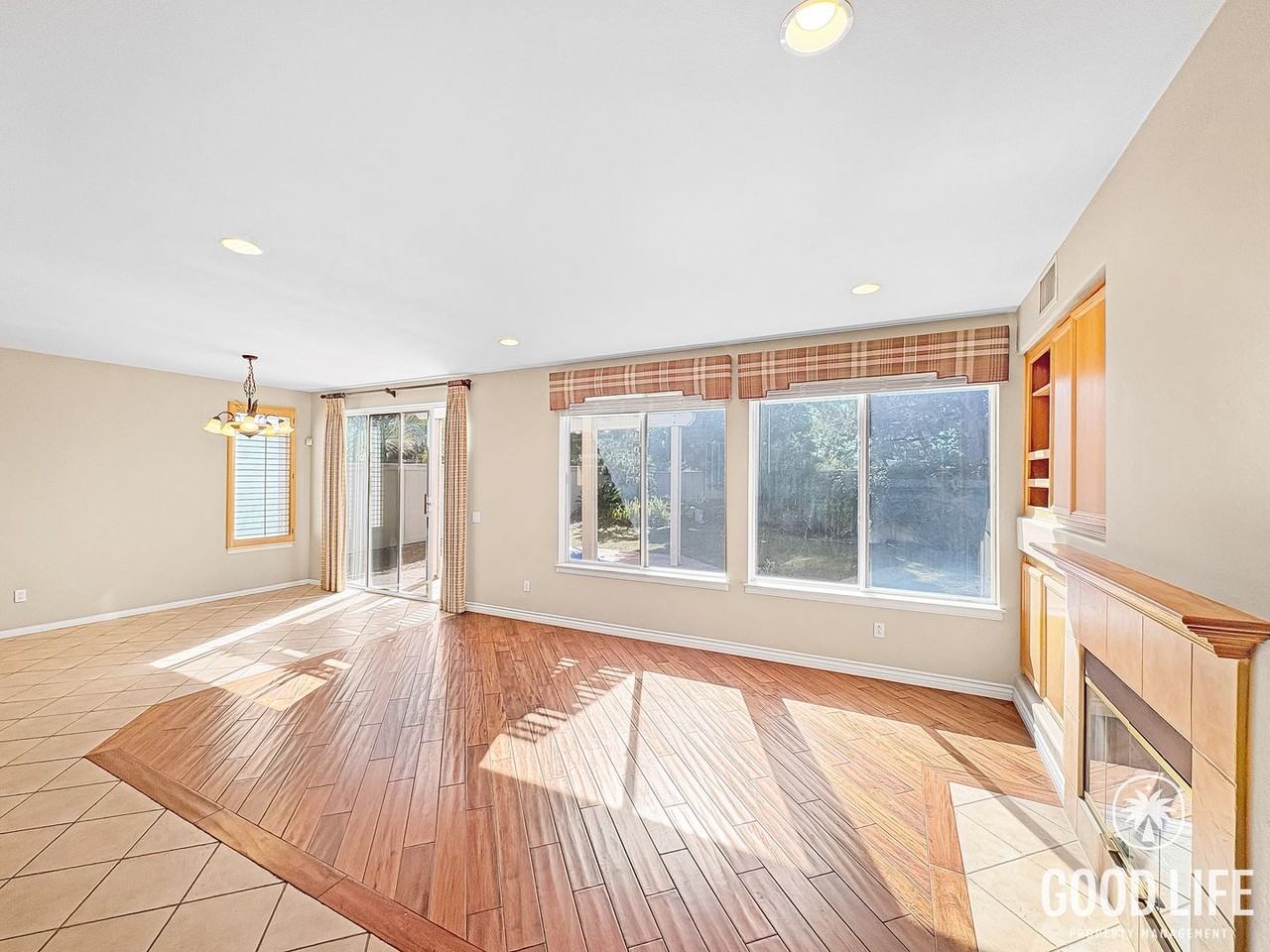 3560 Torrey View Ct - Photo 7 of 26