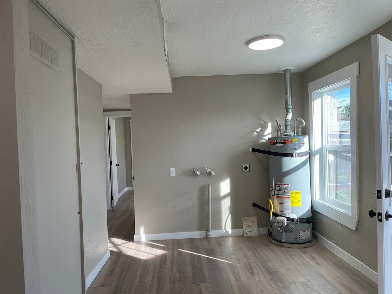 709 W Jackson St - Photo 7 of 16