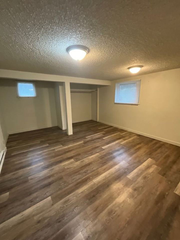 806 Nw 53rd St - Photo 3 of 16