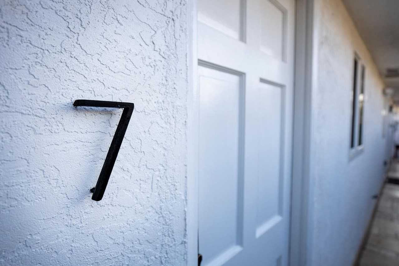 212 Oceanside Blvd #7 - Photo 3 of 37