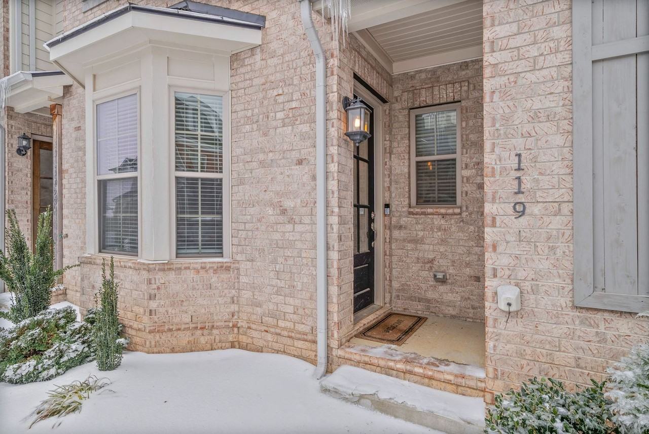 119 Savannah Ave - Photo 3 of 28