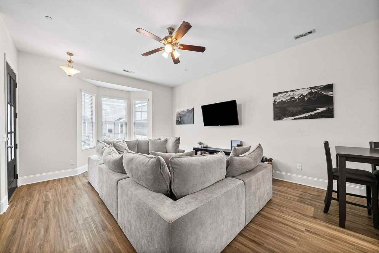 119 Savannah Ave - Photo 7 of 28