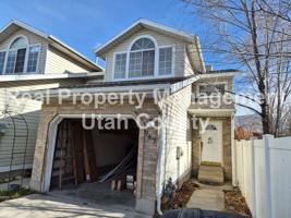 featured image of 747 Hanover Dr