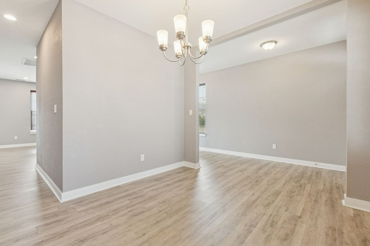 2521 Dominion Ave - Photo 3 of 39