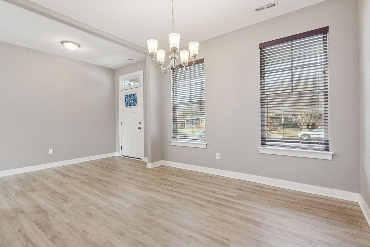 2521 Dominion Ave - Photo 4 of 39