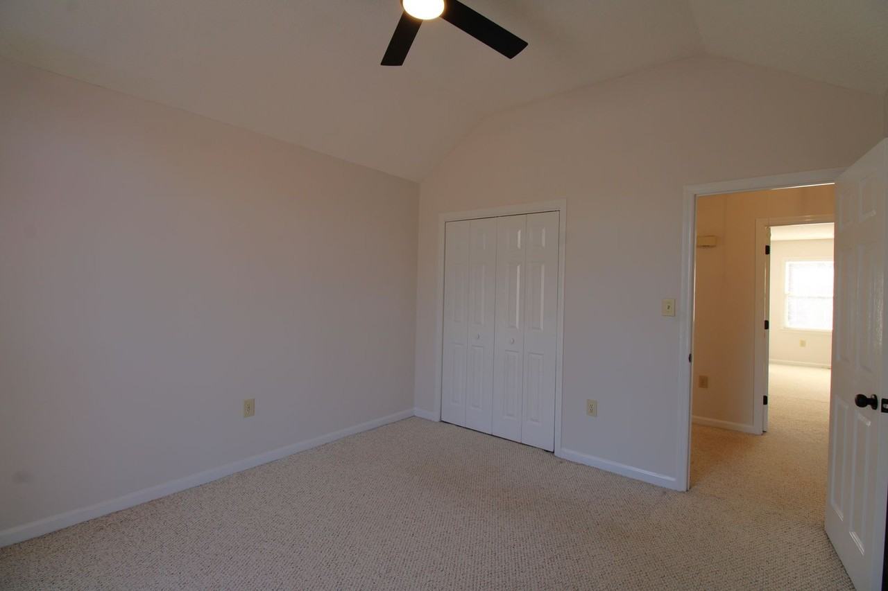 200 N Wesleyan Cir - Photo 6 of 27