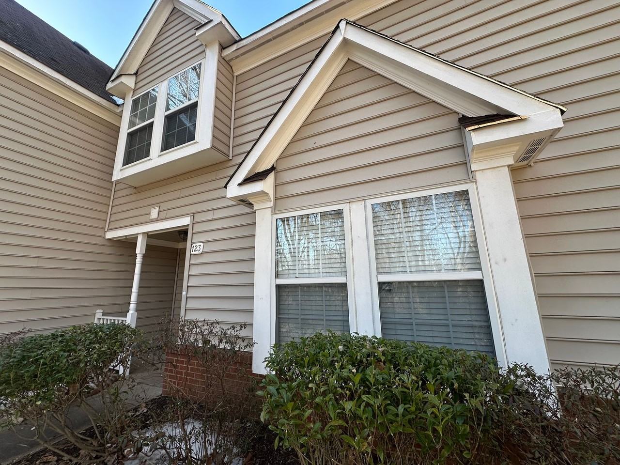 123 Locust Ln - Photo 2 of 27