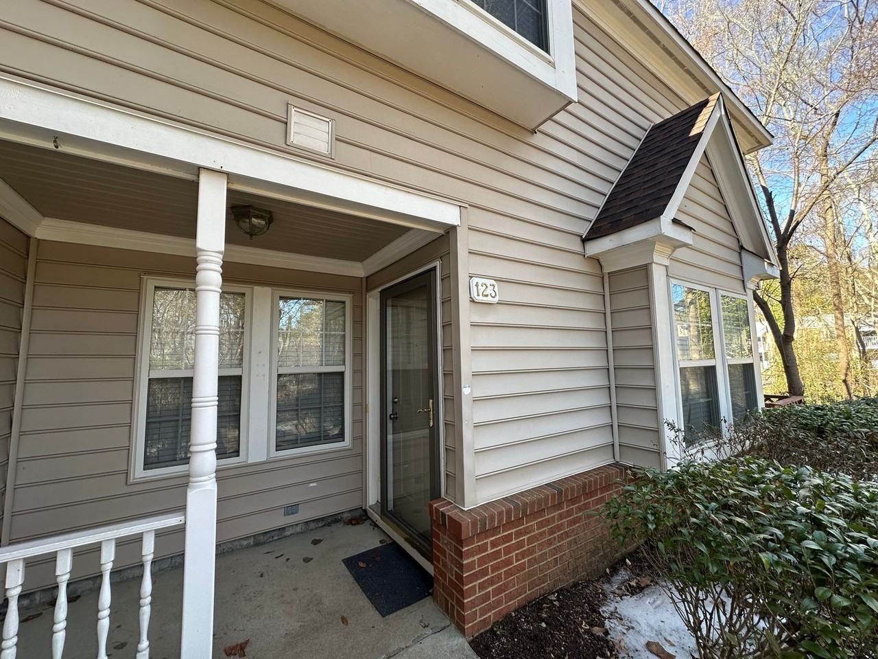 123 Locust Ln - Photo 3 of 27