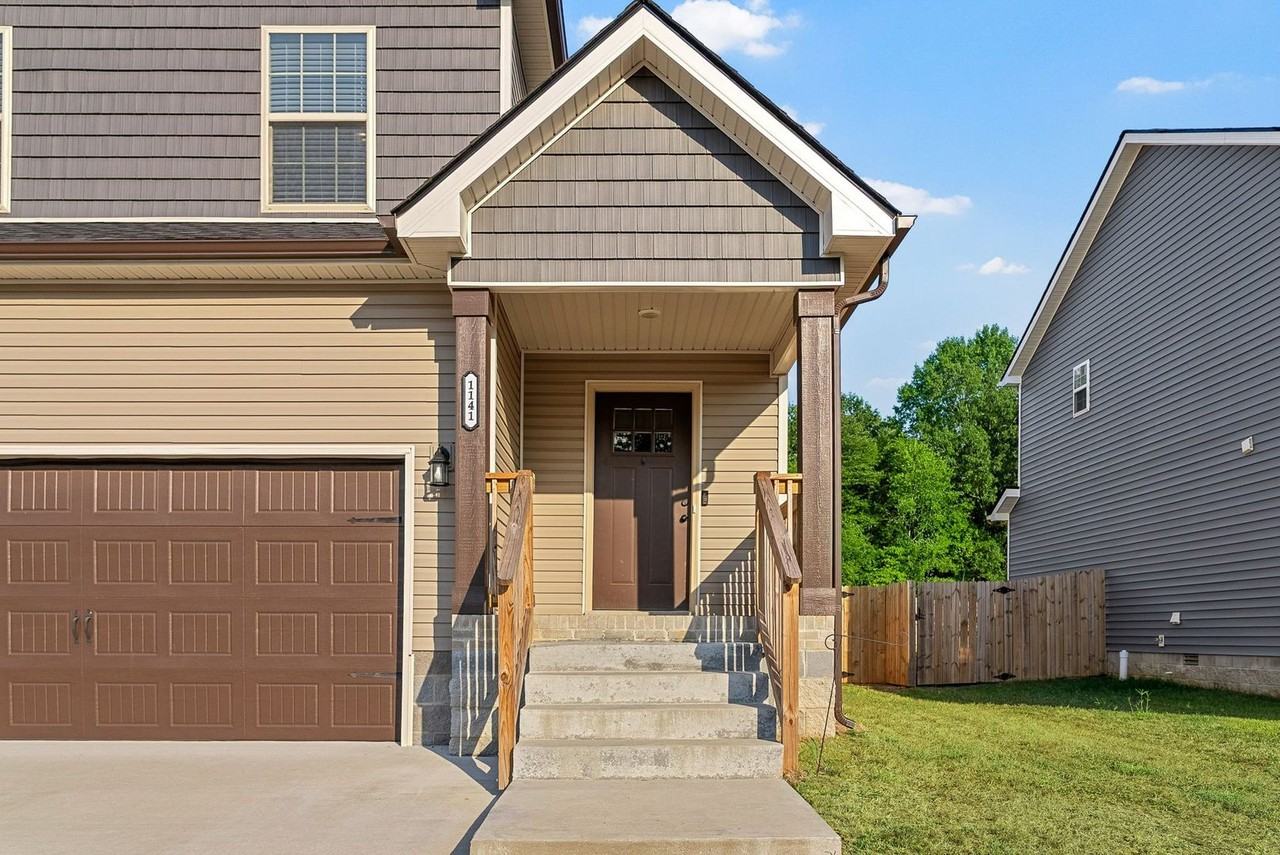 1141 Tybee Dr - Photo 3 of 30