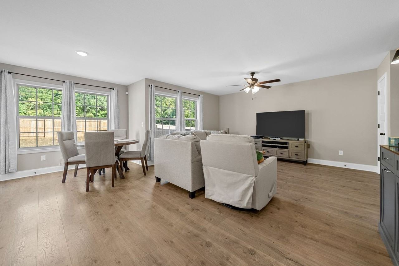 1141 Tybee Dr - Photo 6 of 30