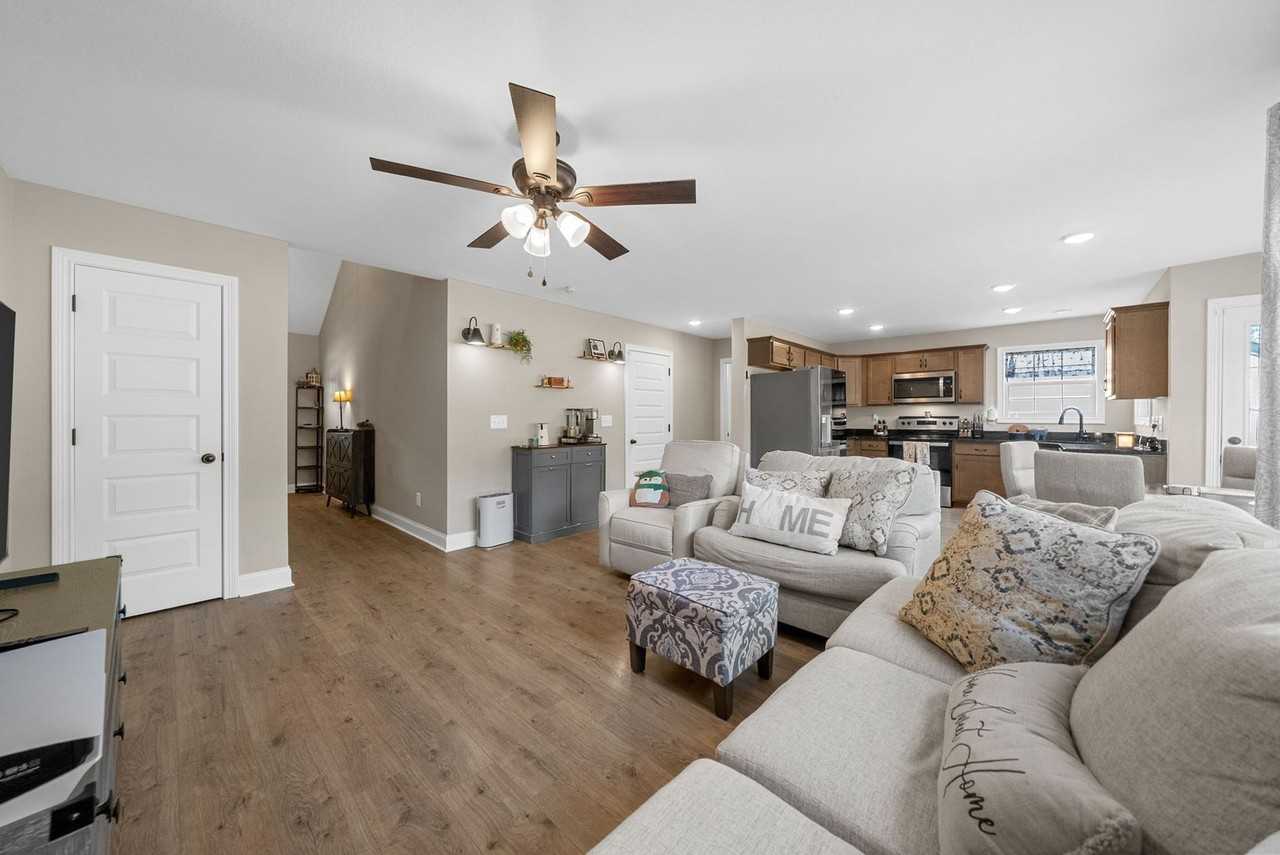 1141 Tybee Dr - Photo 7 of 30