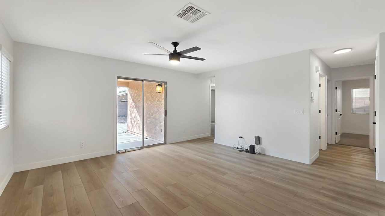 16227 W Maui Ln - Photo 5 of 25