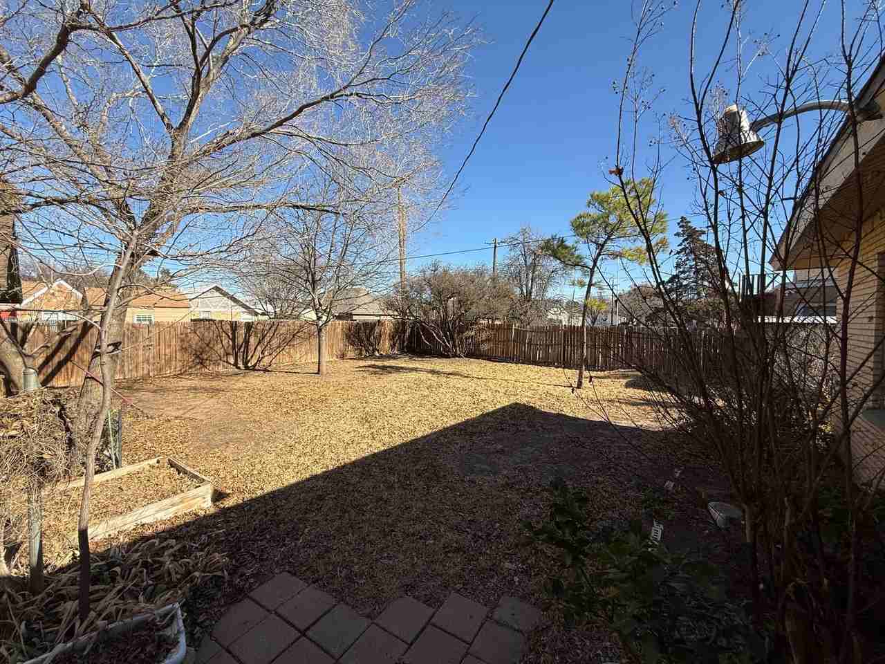 2508 27th St - Photo 5 of 24