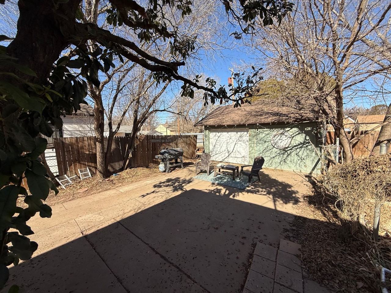 2508 27th St - Photo 6 of 24