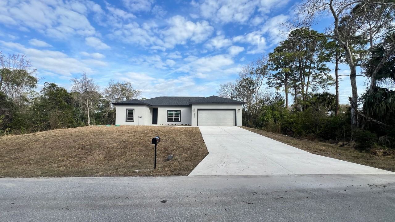 1651 Welland St Se - Photo 2 of 33