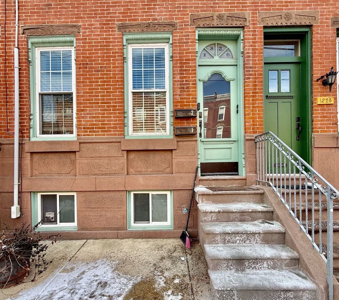 1226 Snyder Ave - Photo 2 of 32