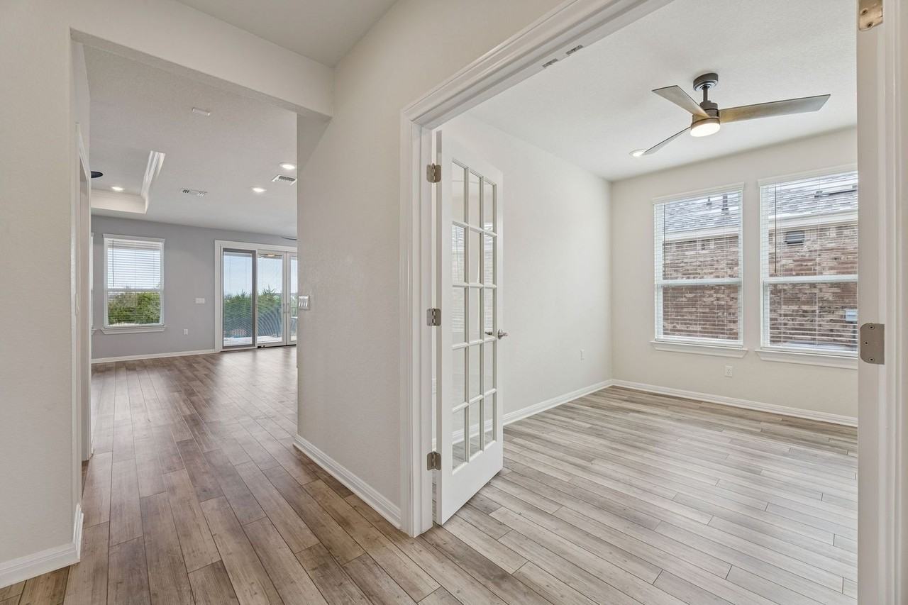 603 Double Loop St - Photo 7 of 32