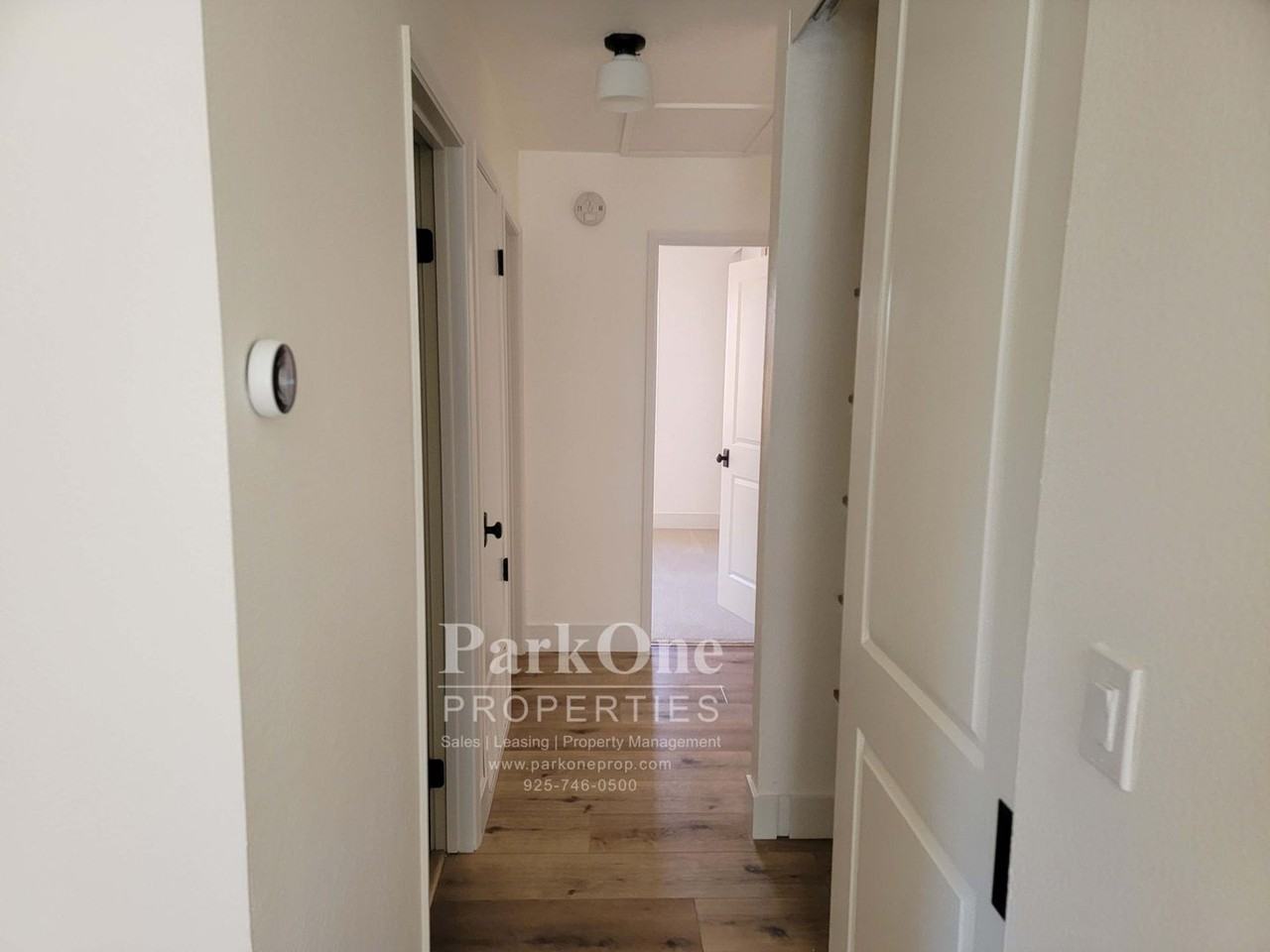 927 Palace Ct - Photo 7 of 17