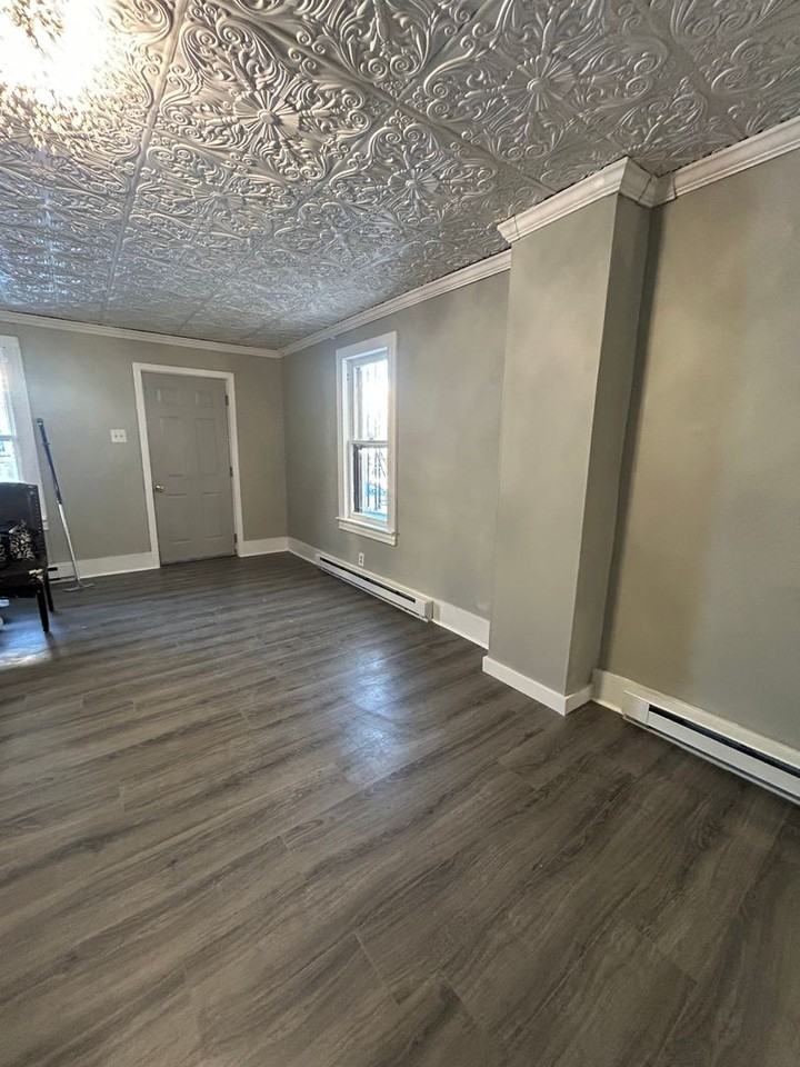 641 Pine St - Photo 3 of 21