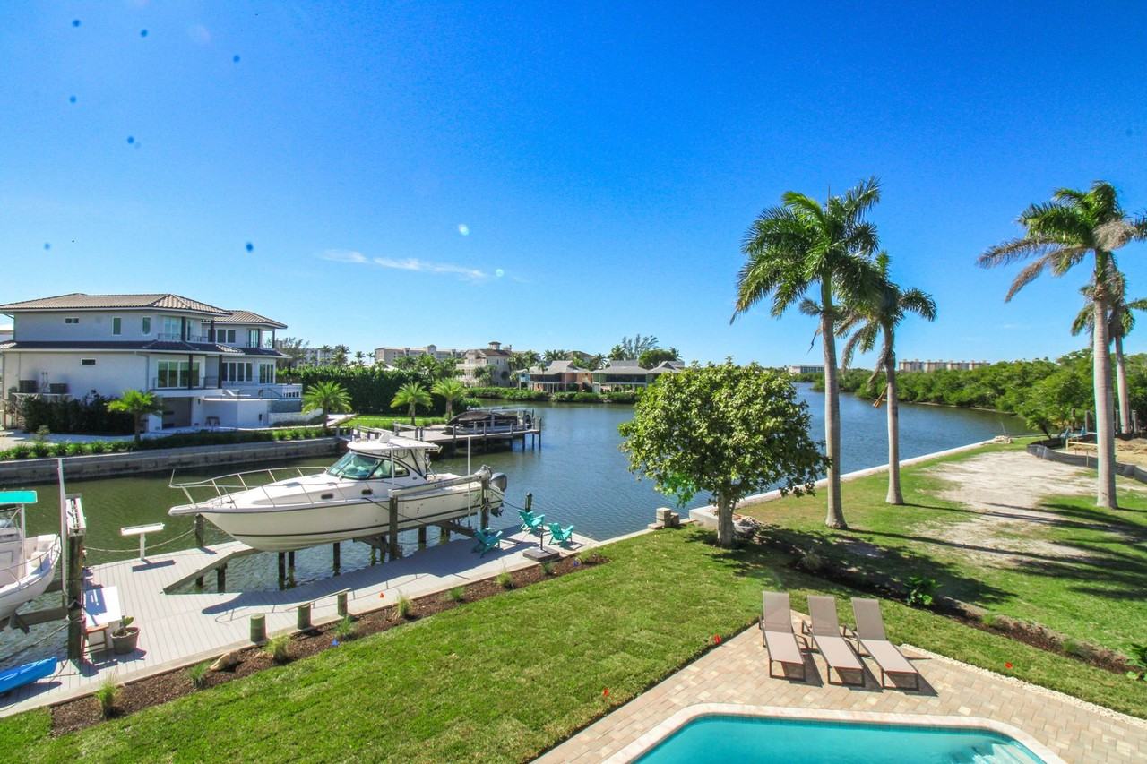 4879 Esplanade St - Photo 2 of 50