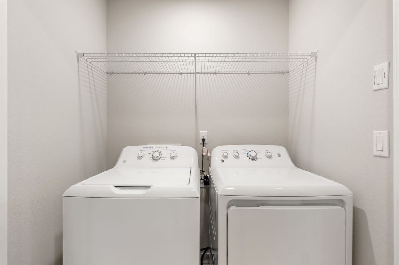 1621 Seattle Hill Rd - Photo 7 of 32