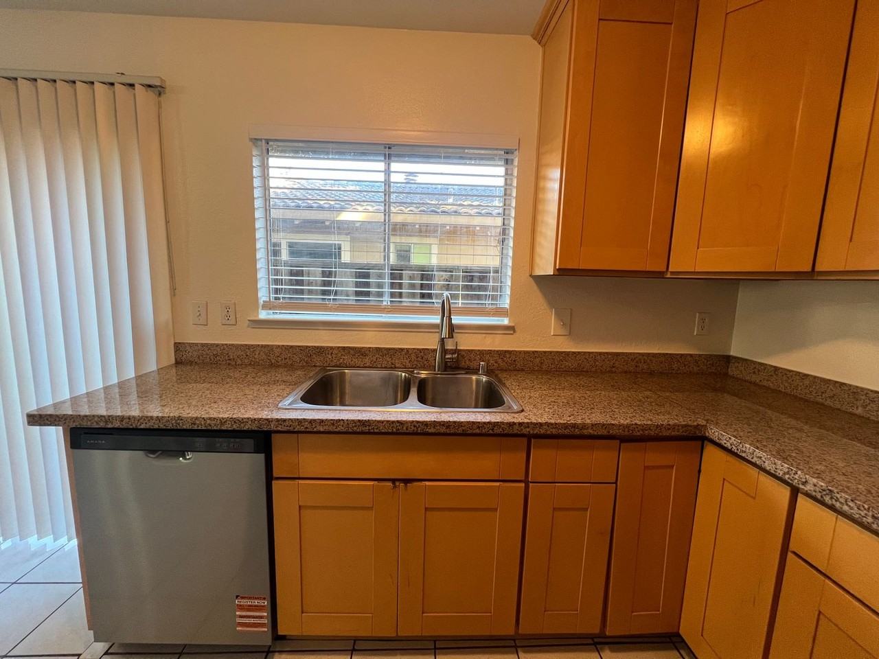 977 Owsley Ave - Photo 3 of 19