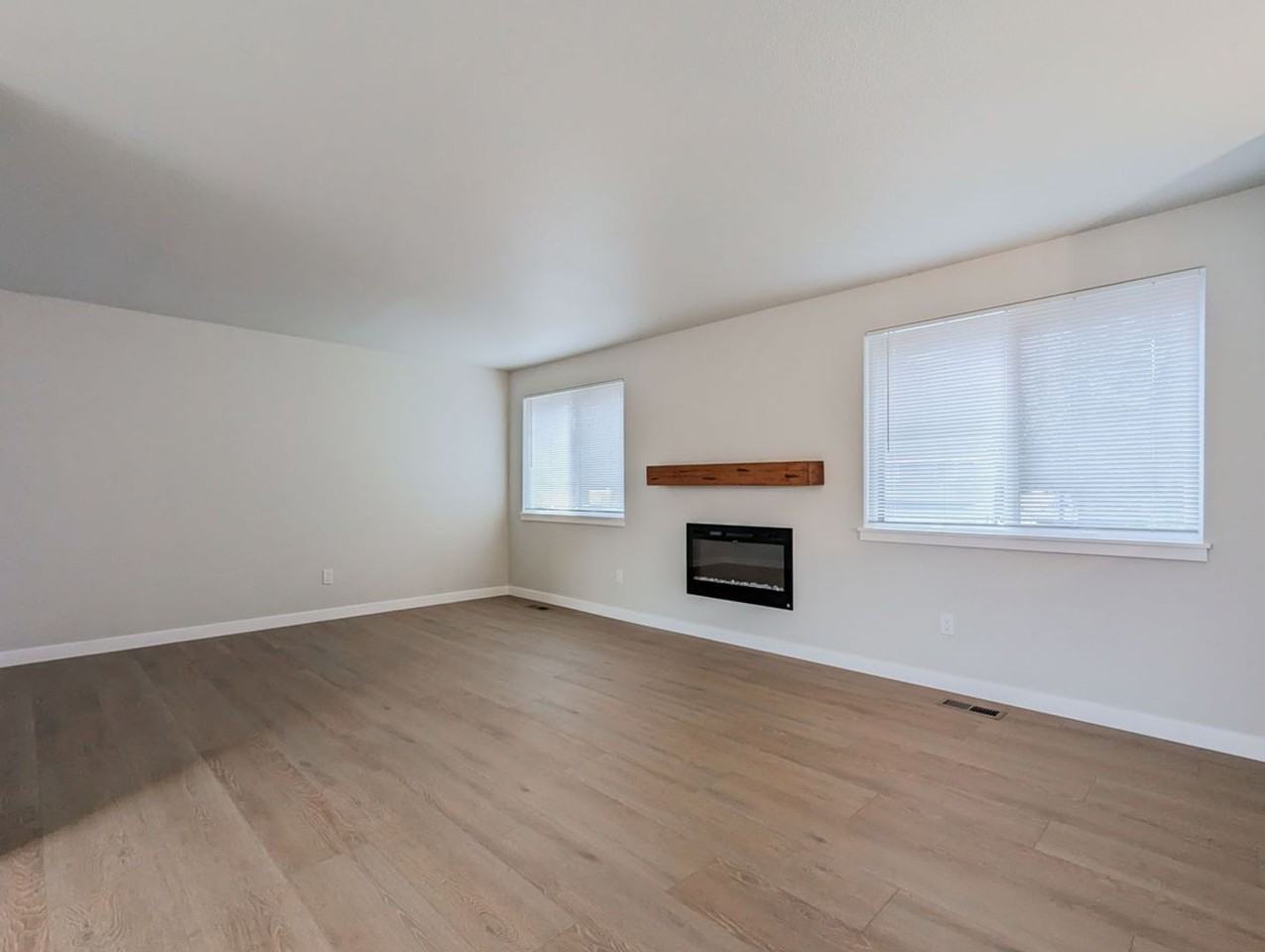 9131 7th St Se - Photo 5 of 14