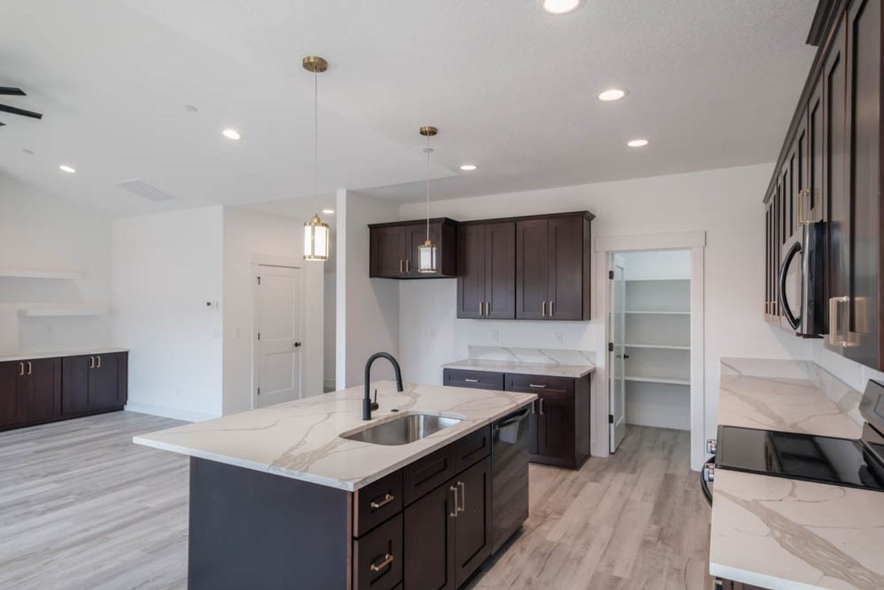 OWN966 - Photo 7 of 37