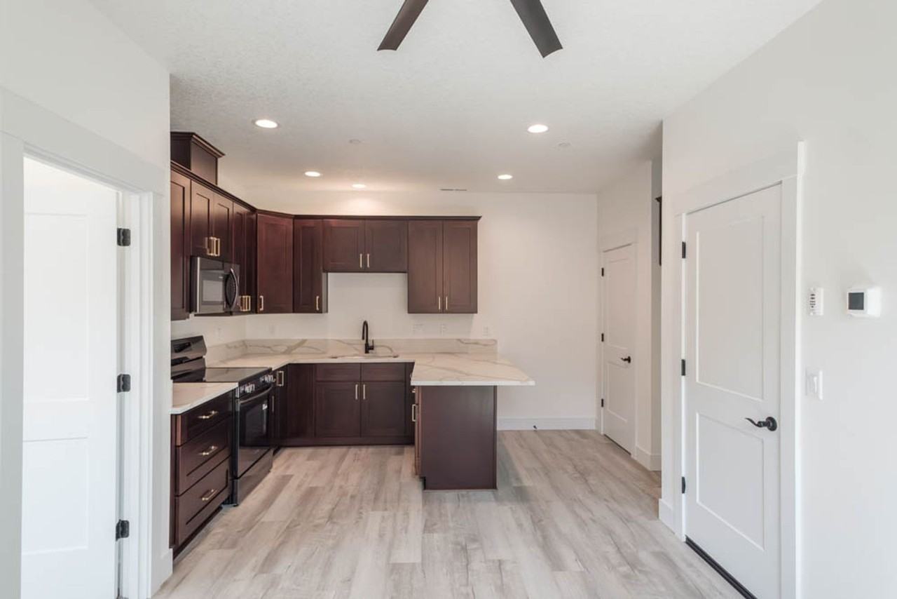 776 Riley Dr - Photo 4 of 13