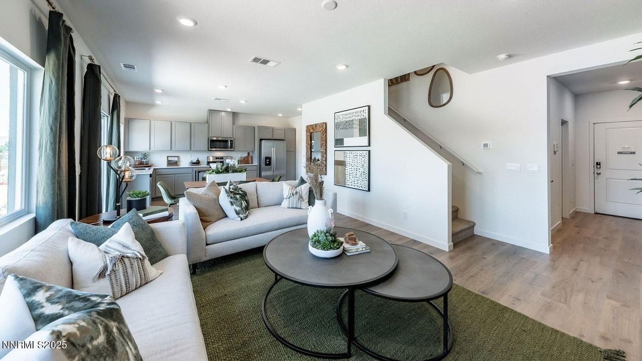 7481 Capstone Dr - Photo 5 of 21