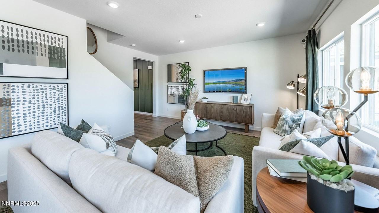 7481 Capstone Dr - Photo 6 of 21