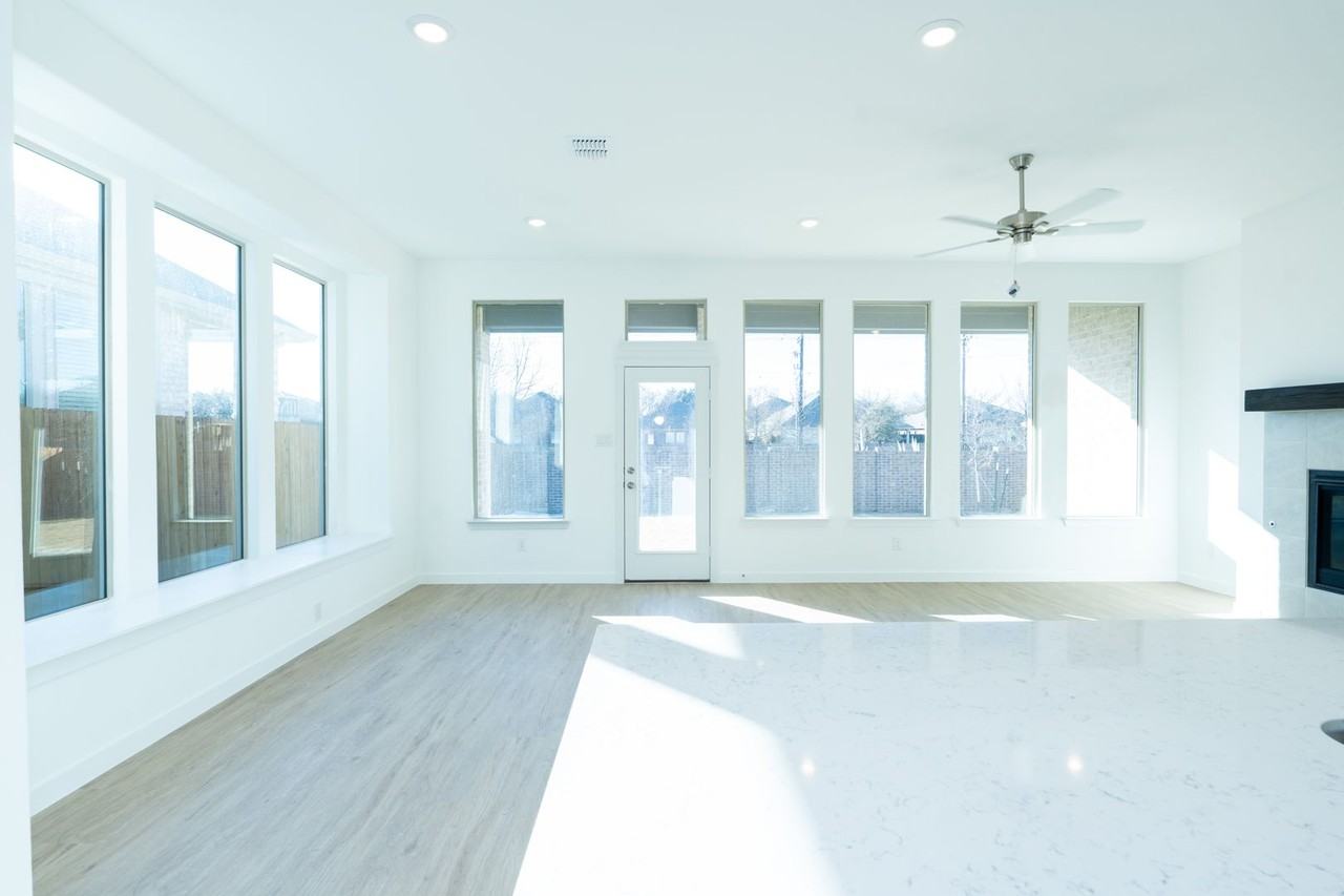 1508 Adams Dr - Photo 2 of 37