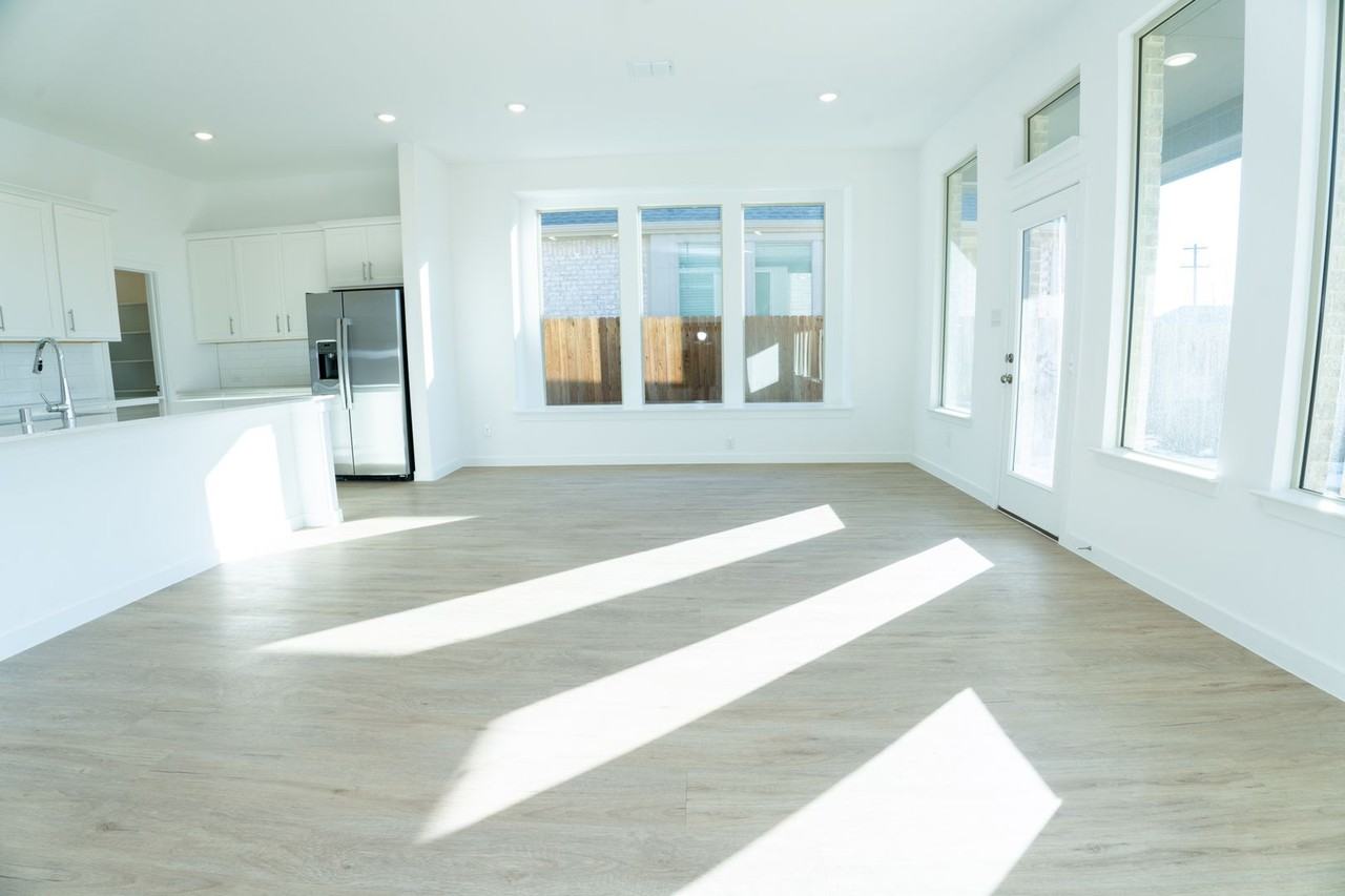 1508 Adams Dr - Photo 4 of 37