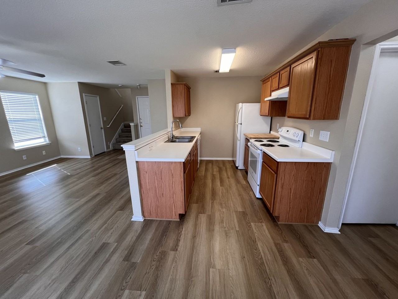 14234 Bobolink Cv - Photo 6 of 32