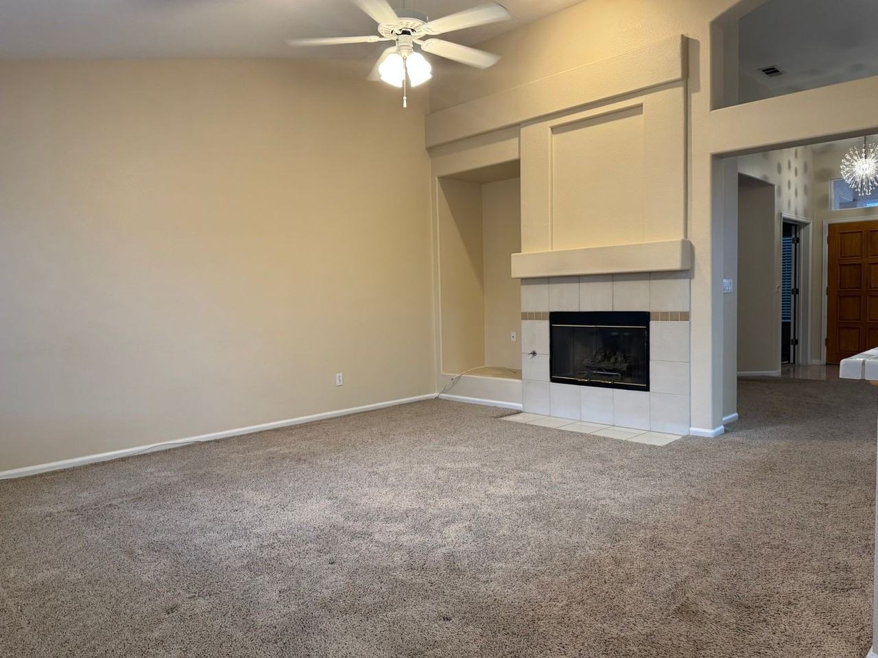 251 Luna Cir - Photo 5 of 19