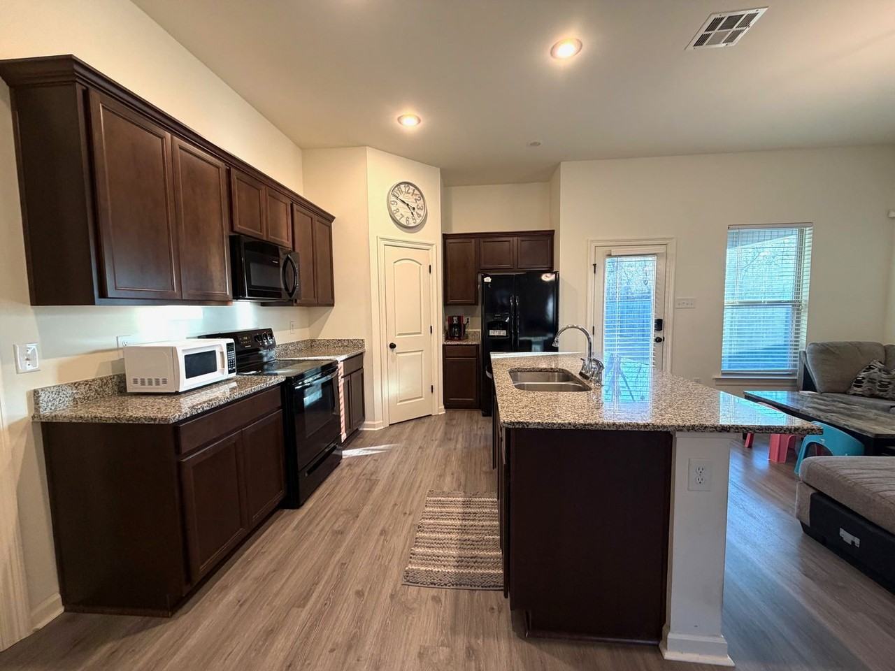 40087 Trace Ave - Photo 2 of 22