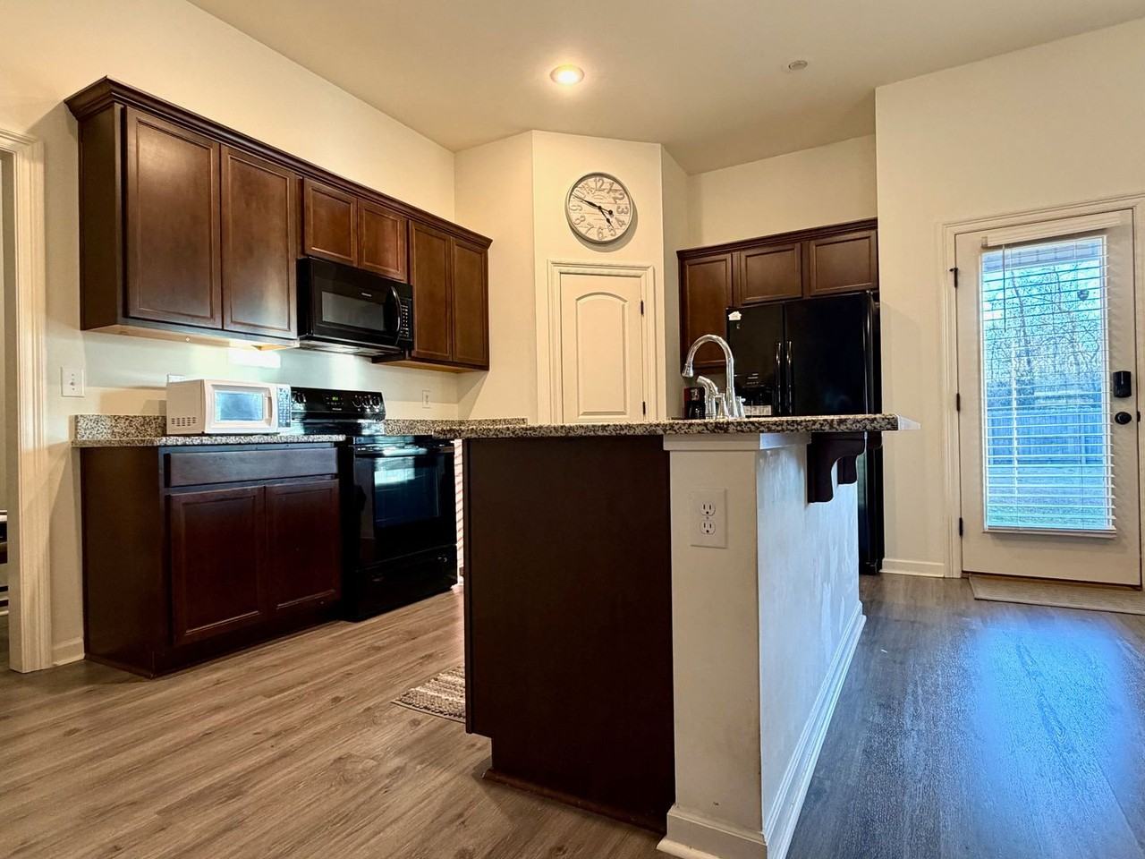 40087 Trace Ave - Photo 3 of 22