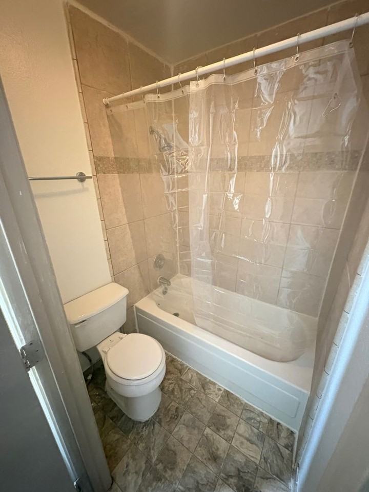 2375 Tripp Dr #11 - Photo 4 of 13