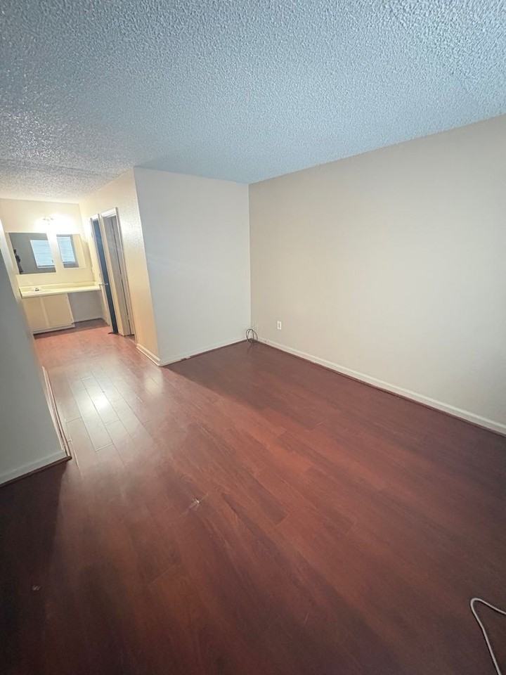 2375 Tripp Dr #11 - Photo 5 of 13