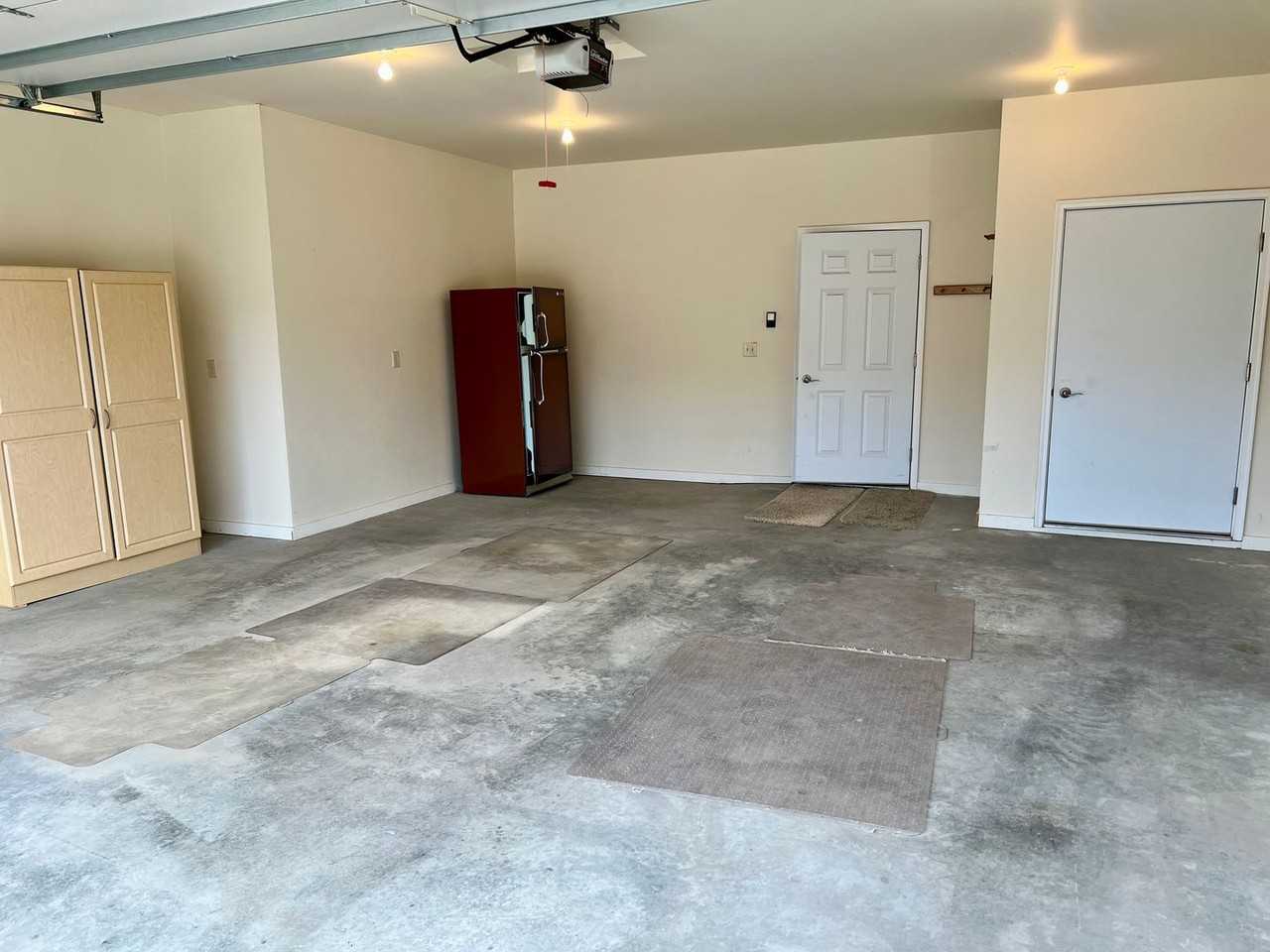 407 Fountain Ct - Photo 3 of 18