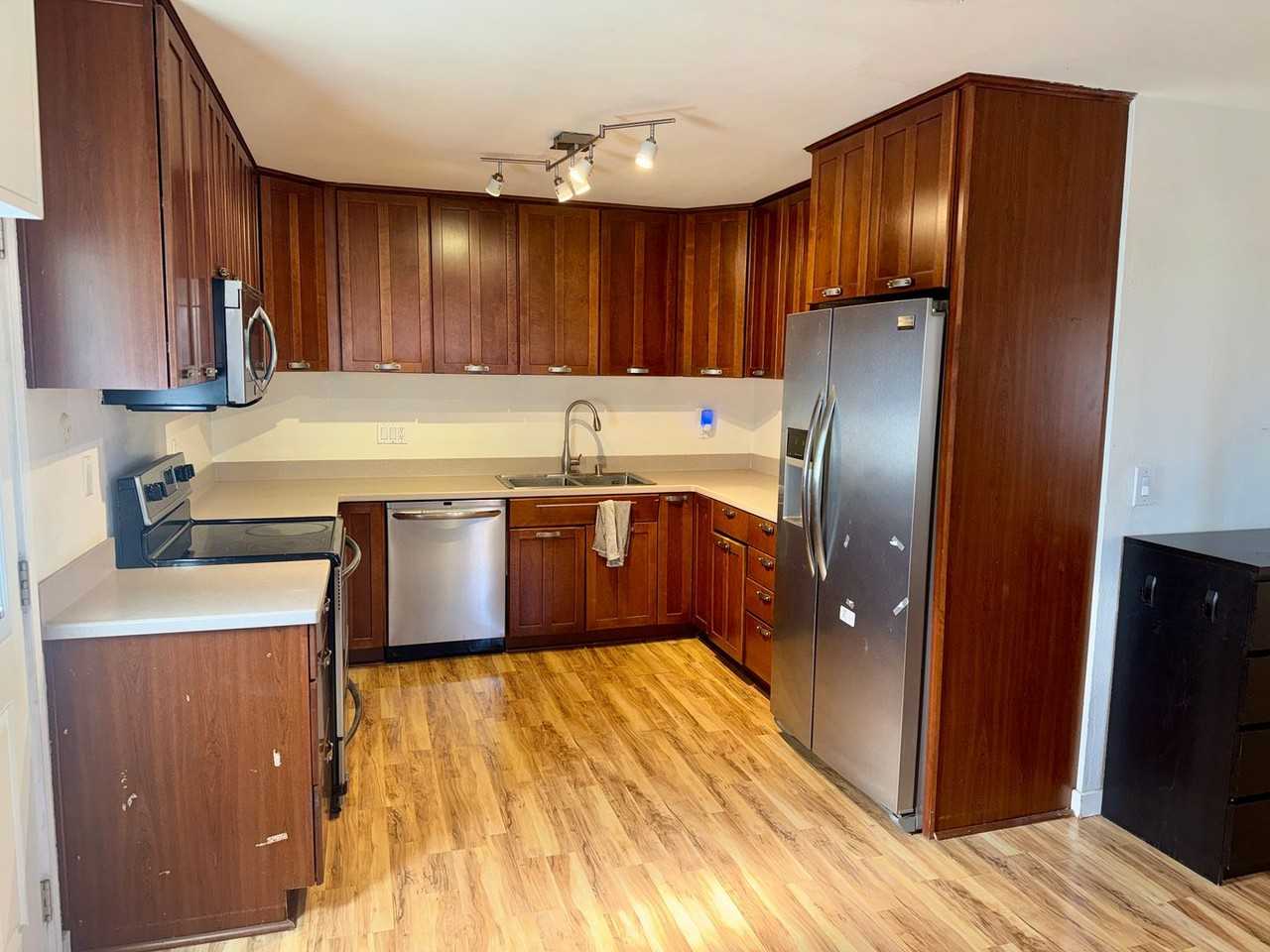 4766 32nd St - Photo 2 of 11